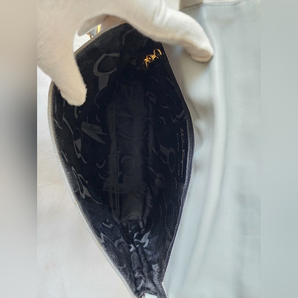 Auth Salvatore Ferragamo Shoulder/Crossbody Bag - Picture 7 of 11